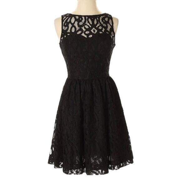 NWT Lauren Conrad Black Lace Fit & Flare Dress Size 4 - Picture 1 of 15
